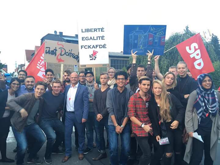 Demo in Rodgau: Rassismus ist keine politische Meinung!